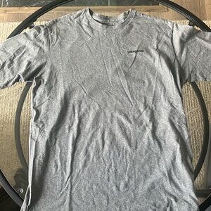 Patagonia large tshirt